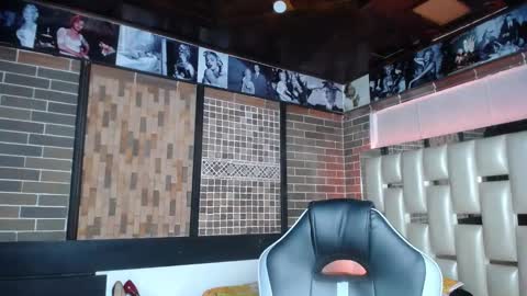 Snapshot of kriss_sweetboobs chatting on 13, 9, 2025 kriss_sweetboobs online show from 13, 9, 2025