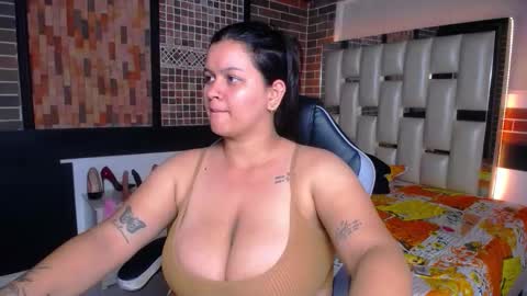Snapshot of kriss_sweetboobs chatting on 18, 9, 2025 kriss_sweetboobs online show from 18, 9, 2025