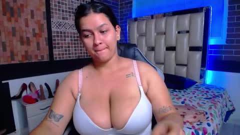 Snapshot of kriss_sweetboobs chatting on 26, 9, 2025 kriss_sweetboobs online show from 26, 9, 2025
