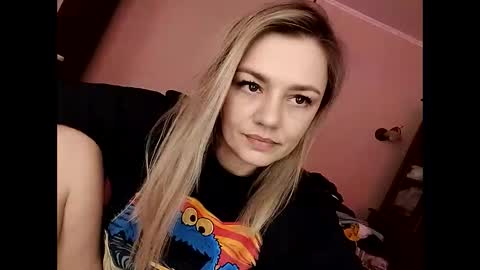 Snapshot of krisssexi chatting on 24, 2, 2025 KrissSexi online show from 24, 2, 2025