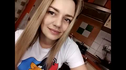 Snapshot of krisssexi chatting on 5, 3, 2025 KrissSexi online show from 5, 3, 2025