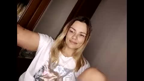 Snapshot of krisssexi chatting on 30, 10, 2025 KrissSexi online show from 30, 10, 2025