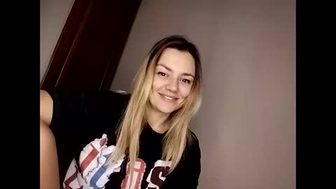 Snapshot of krisssexi chatting on 15, 11, 2025 KrissSexi online show from 15, 11, 2025