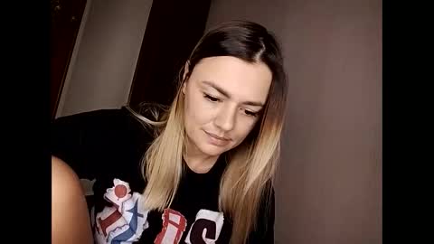 Snapshot of krisssexi chatting on 17, 11, 2025 KrissSexi online show from 17, 11, 2025