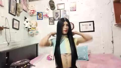 Snapshot of krisstal703358 chatting on 17, 9, 2025 krisstal703358 online show from 17, 9, 2025