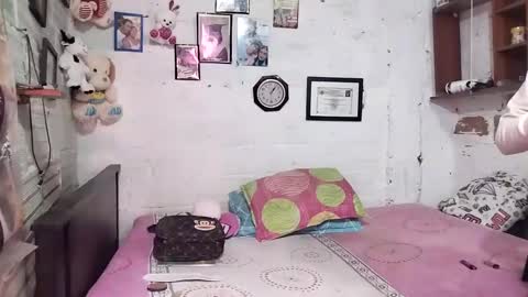 Snapshot of krisstal703358 chatting on 18, 9, 2025 krisstal703358 online show from 18, 9, 2025