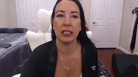 Krissy online show from 25, 3, 2026