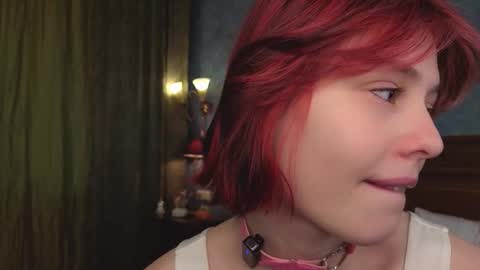 Snapshot of krissyhei chatting on 3, 11, 2025 Sarah online show from 3, 11, 2025