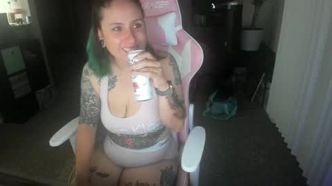 Snapshot of kristajay chatting on 21, 10, 2025 Krista online show from 21, 10, 2025