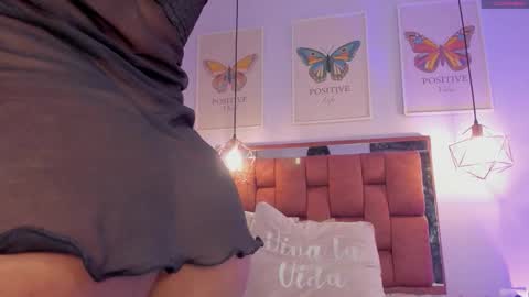 Snapshot of kristakinnky chatting on 29, 9, 2025 BETANIA online show from 29, 9, 2025