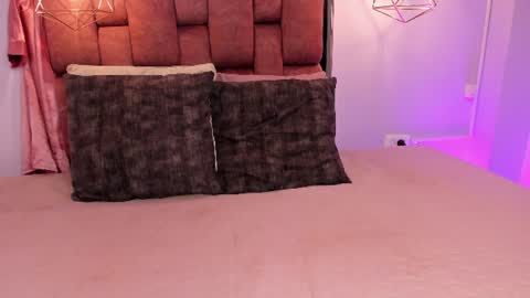 Snapshot of kristakinnky chatting on 26, 6, 2026 BETANIA online show from 26, 6, 2026
