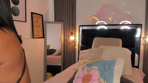 Snapshot of kristakinnky chatting on 10, 7, 2026 BETANIA online show from 10, 7, 2026