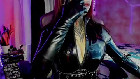 Snapshot of kristall_schwarz_ chatting on 19, 6, 2026 Kristall online show from 19, 6, 2026