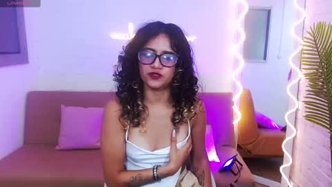 Snapshot of kristen_tay chatting on 14, 1, 2025 kristen_tay online show from 14, 1, 2025