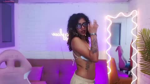 Snapshot of kristen_tay chatting on 14, 1, 2025 kristen_tay online show from 14, 1, 2025