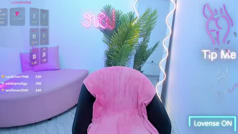 Snapshot of kristen_tay chatting on 10, 2, 2025 kristen_tay online show from 10, 2, 2025