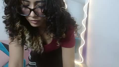 Snapshot of kristen_tay chatting on 21, 2, 2025 kristen_tay online show from 21, 2, 2025