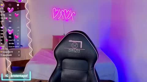 Snapshot of kristen_tay chatting on 17, 10, 2025 kristen_tay online show from 17, 10, 2025