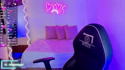 Snapshot of kristen_tay chatting on 21, 10, 2025 kristen_tay online show from 21, 10, 2025