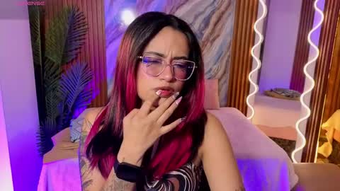 kristen_tay online show from 1, 6, 2026