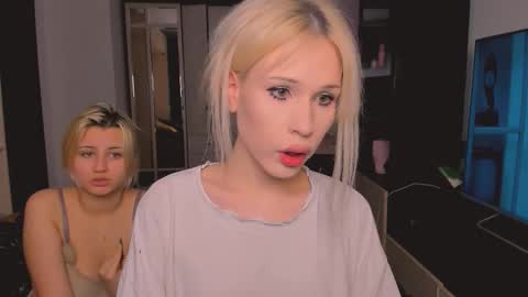 Snapshot of kristialsoopp chatting on 14, 12, 2025 kristialsoopp online show from 14, 12, 2025