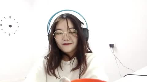 Snapshot of kristimanes chatting on 15, 4, 2026 Rin online show from 15, 4, 2026