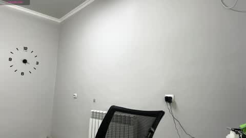 Snapshot of kristimanes chatting on 16, 4, 2026 Rin online show from 16, 4, 2026