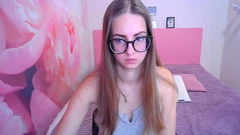 Snapshot of kristina_adel chatting on 3, 1, 2025 Kristina Adel online show from 3, 1, 2025