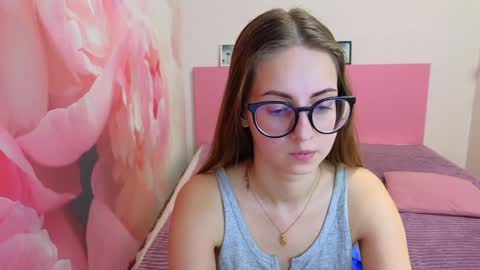 Snapshot of kristina_adel chatting on 3, 2, 2025 Kristina Adel online show from 3, 2, 2025