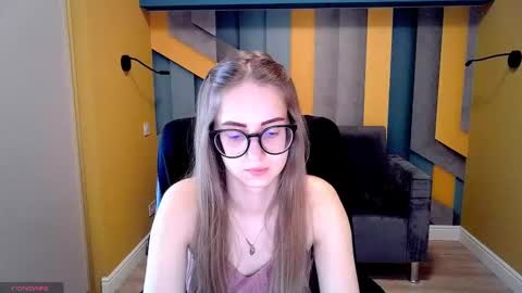 Snapshot of kristina_adel chatting on 8, 3, 2025 Kristina Adel online show from 8, 3, 2025