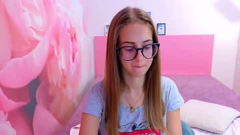 Snapshot of kristina_adel chatting on 25, 9, 2025 Kristina Adel online show from 25, 9, 2025