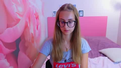 Snapshot of kristina_adel chatting on 6, 10, 2025 Kristina Adel online show from 6, 10, 2025