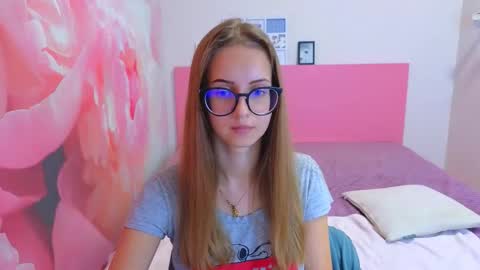 Snapshot of kristina_adel chatting on 7, 11, 2025 Kristina Adel online show from 7, 11, 2025