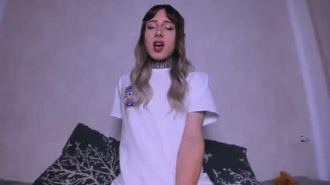 Snapshot of kristinaholland chatting on 16, 10, 2025 kristina online show from 16, 10, 2025