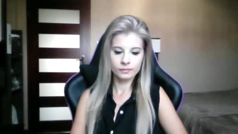 Snapshot of kristineamore chatting on 17, 9, 2025 KristineAmore online show from 17, 9, 2025