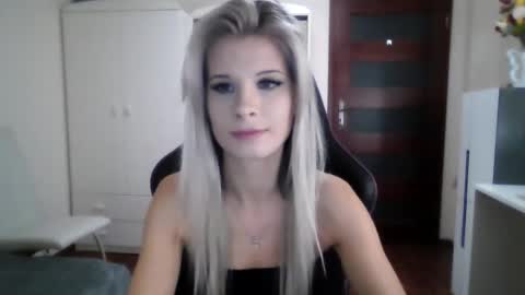 Snapshot of kristineamore chatting on 24, 9, 2025 KristineAmore online show from 24, 9, 2025