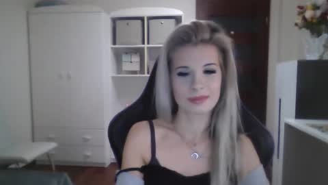 Snapshot of kristineamore chatting on 1, 10, 2025 KristineAmore online show from 1, 10, 2025