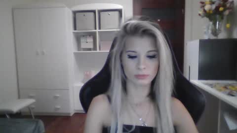 Snapshot of kristineamore chatting on 4, 10, 2025 KristineAmore online show from 4, 10, 2025