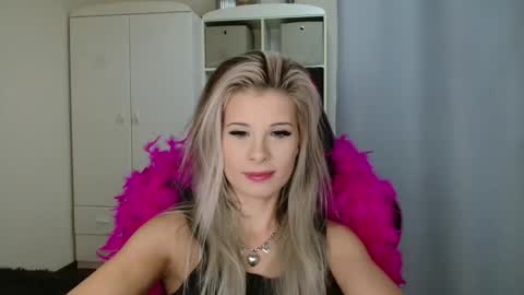 Snapshot of kristineamore chatting on 23, 10, 2025 KristineAmore online show from 23, 10, 2025