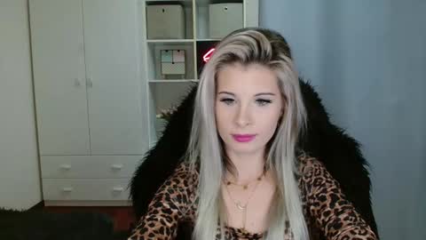 Snapshot of kristineamore chatting on 3, 11, 2025 KristineAmore online show from 3, 11, 2025