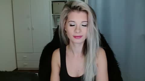 Snapshot of kristineamore chatting on 10, 11, 2025 KristineAmore online show from 10, 11, 2025