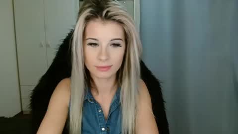 Snapshot of kristineamore chatting on 18, 11, 2025 KristineAmore online show from 18, 11, 2025