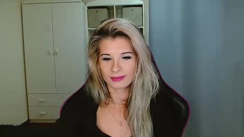 Snapshot of kristineamore chatting on 27, 11, 2025 KristineAmore online show from 27, 11, 2025