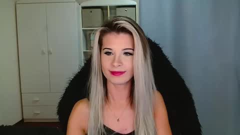 Snapshot of kristineamore chatting on 28, 11, 2025 KristineAmore online show from 28, 11, 2025