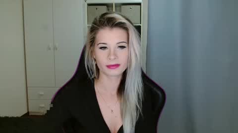 Snapshot of kristineamore chatting on 3, 12, 2025 KristineAmore online show from 3, 12, 2025