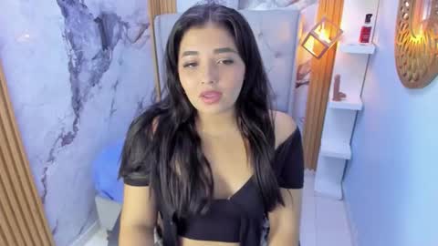 Snapshot of kristinnvega chatting on 18, 10, 2025 K R I S online show from 18, 10, 2025