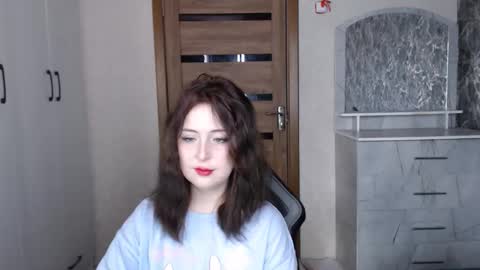 Snapshot of kristy_fran chatting on 4, 11, 2025 Kristy online show from 4, 11, 2025