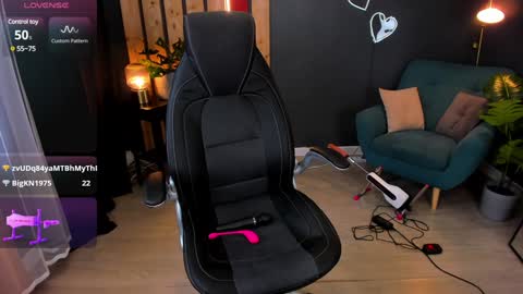 Monika online show from 6, 2, 2025