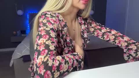 Snapshot of kristy_saint chatting on 3, 2, 2026 Kristi online show from 3, 2, 2026