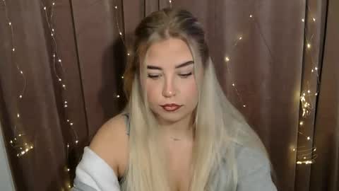 Snapshot of kristyflowers chatting on 2, 12, 2024 KristyFlowers online show from 2, 12, 2024